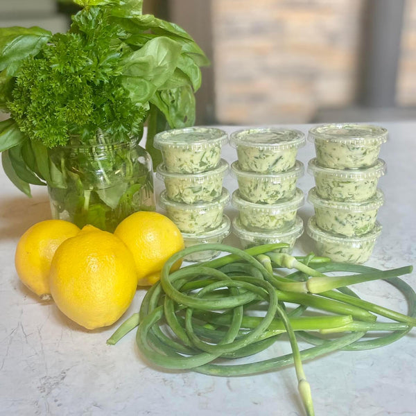 Beurre à la fleur d'ail, fines herbes et citron